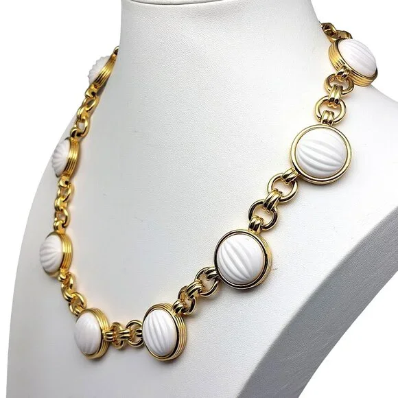 NWT Chunky Monet Statement Necklace, Fluted White Thermoset Lucite on Gold Tone,